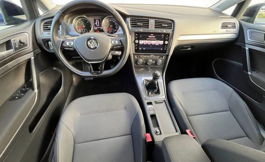 VOLKSWAGEN Golf Variant 1.6 TDI Advance BMT