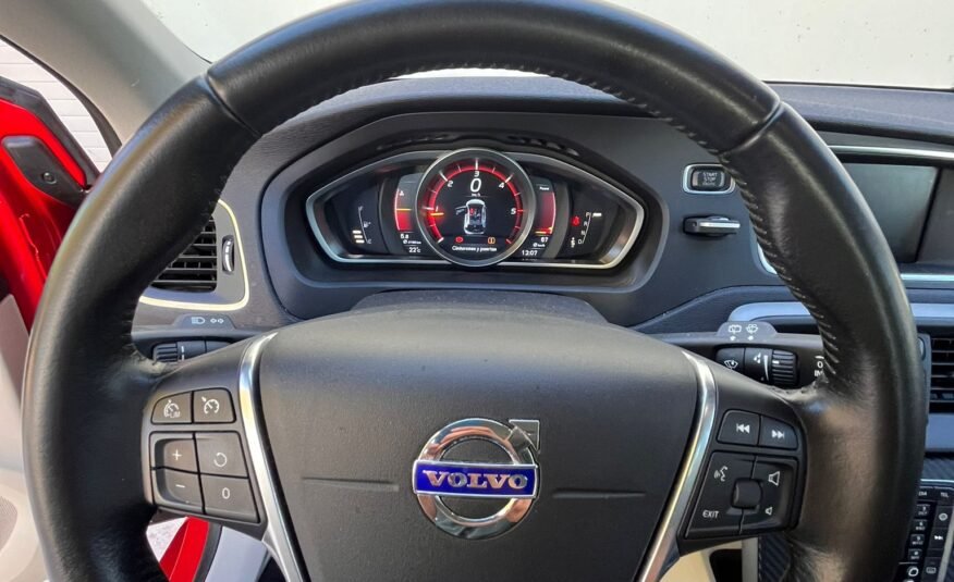 VOLVO V40 D3 Momentum Auto