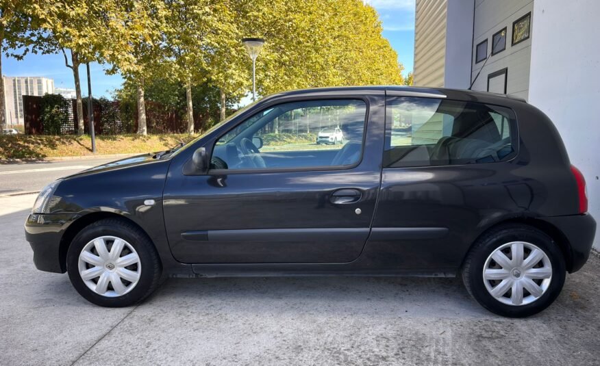 RENAULT Clio 1.2 16V Authentique