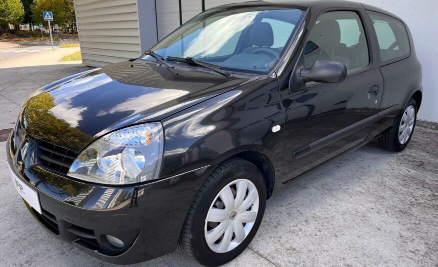 RENAULT Clio 1.2 16V Authentique