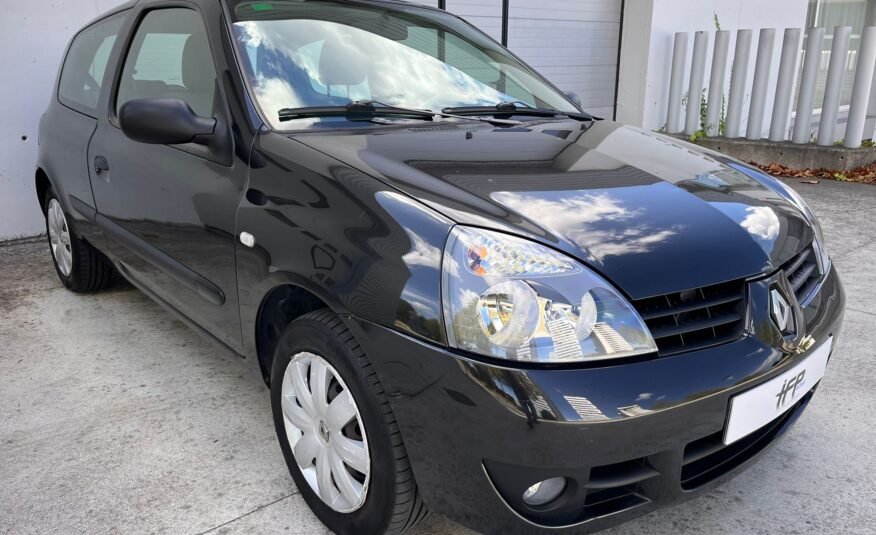 RENAULT Clio 1.2 16V Authentique