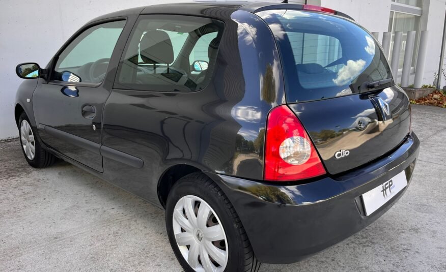 RENAULT Clio 1.2 16V Authentique