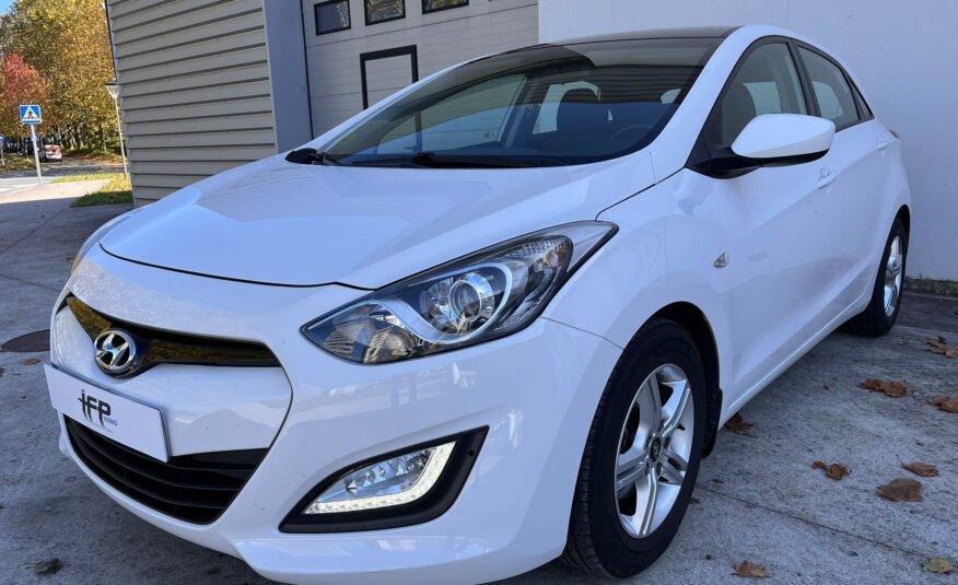 HYUNDAI i30 1.6 CRDi Tecno