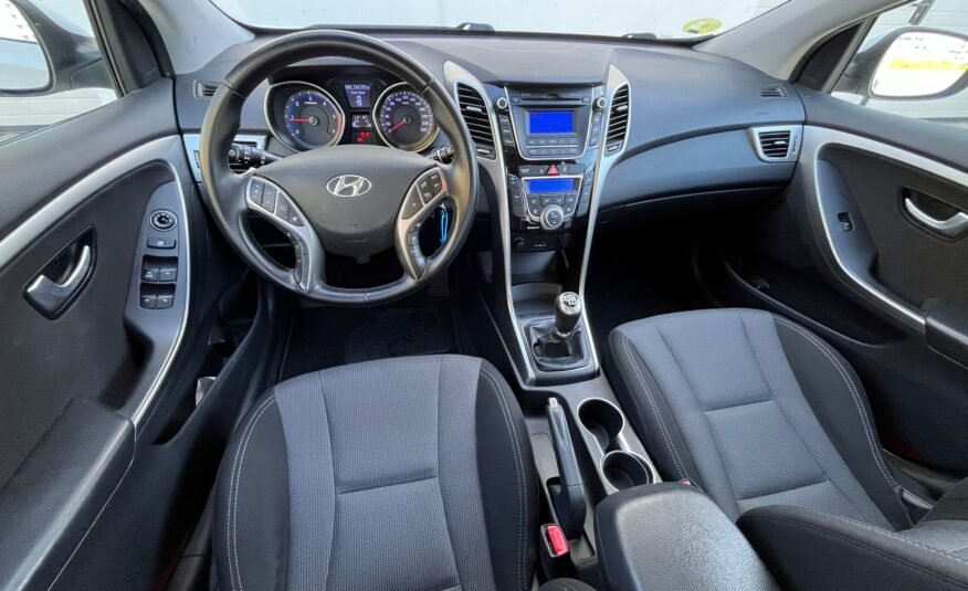 HYUNDAI i30 1.6 CRDi Tecno