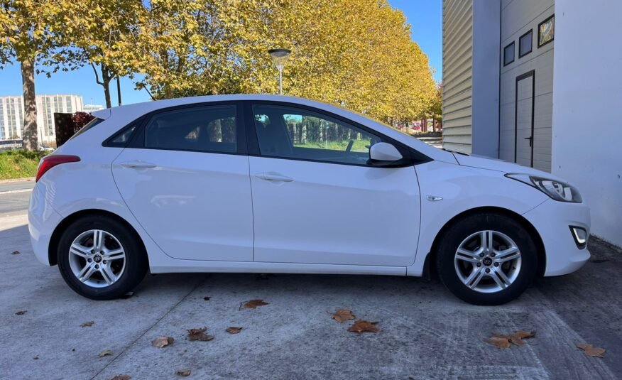 HYUNDAI i30 1.6 CRDi Tecno