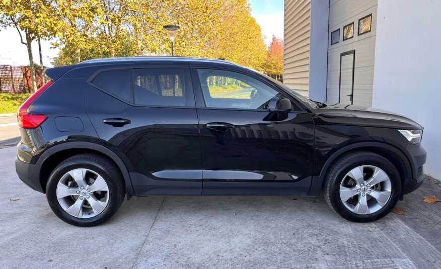 VOLVO XC 40 D3 Momentum Auto