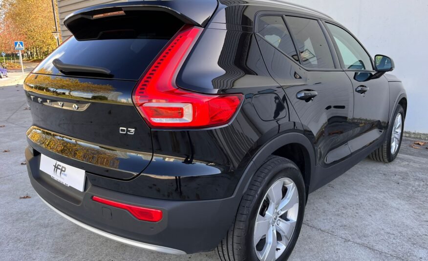 VOLVO XC 40 D3 Momentum Auto