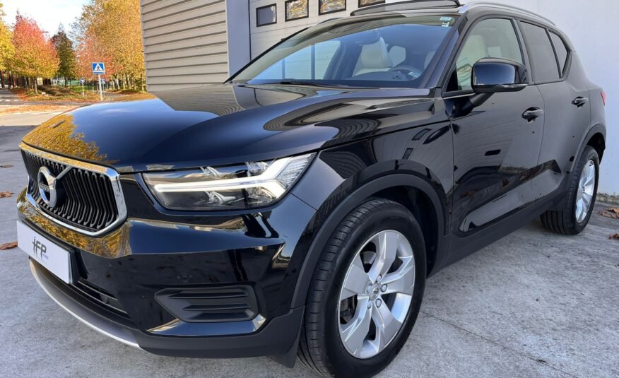 VOLVO XC 40 D3 Momentum Auto