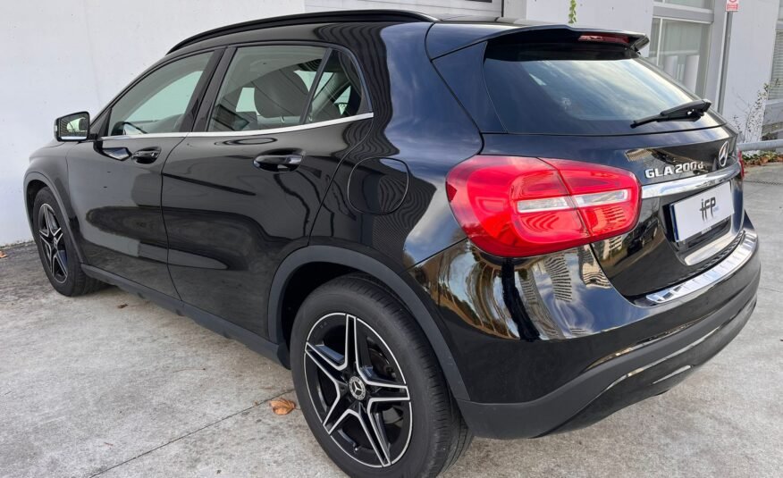 MERCEDES-BENZ GLA 200d AMG Line