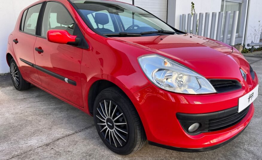 RENAULT Clio 1.2 16V Authentique