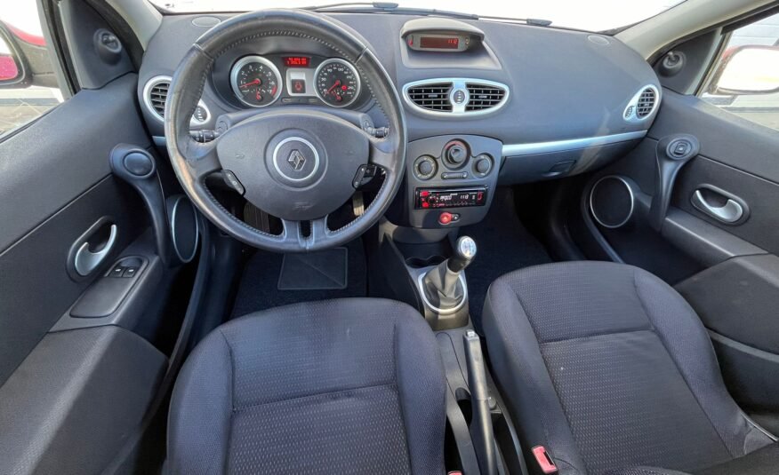 RENAULT Clio 1.2 16V Authentique