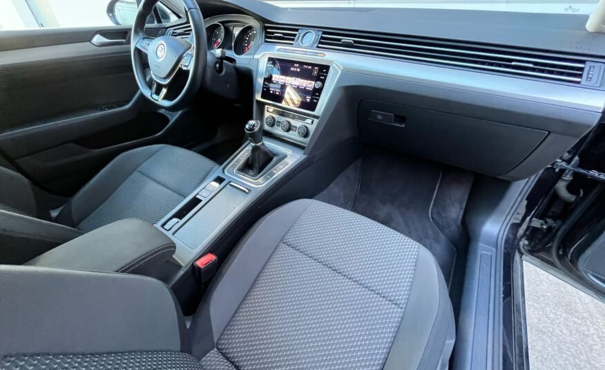 VOLKSWAGEN Passat Variant 2.0 TDI EDITION