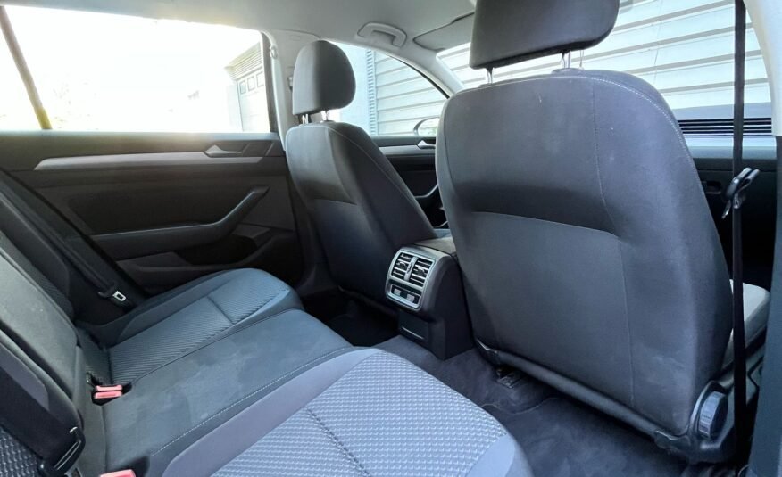VOLKSWAGEN Passat Variant 2.0 TDI EDITION