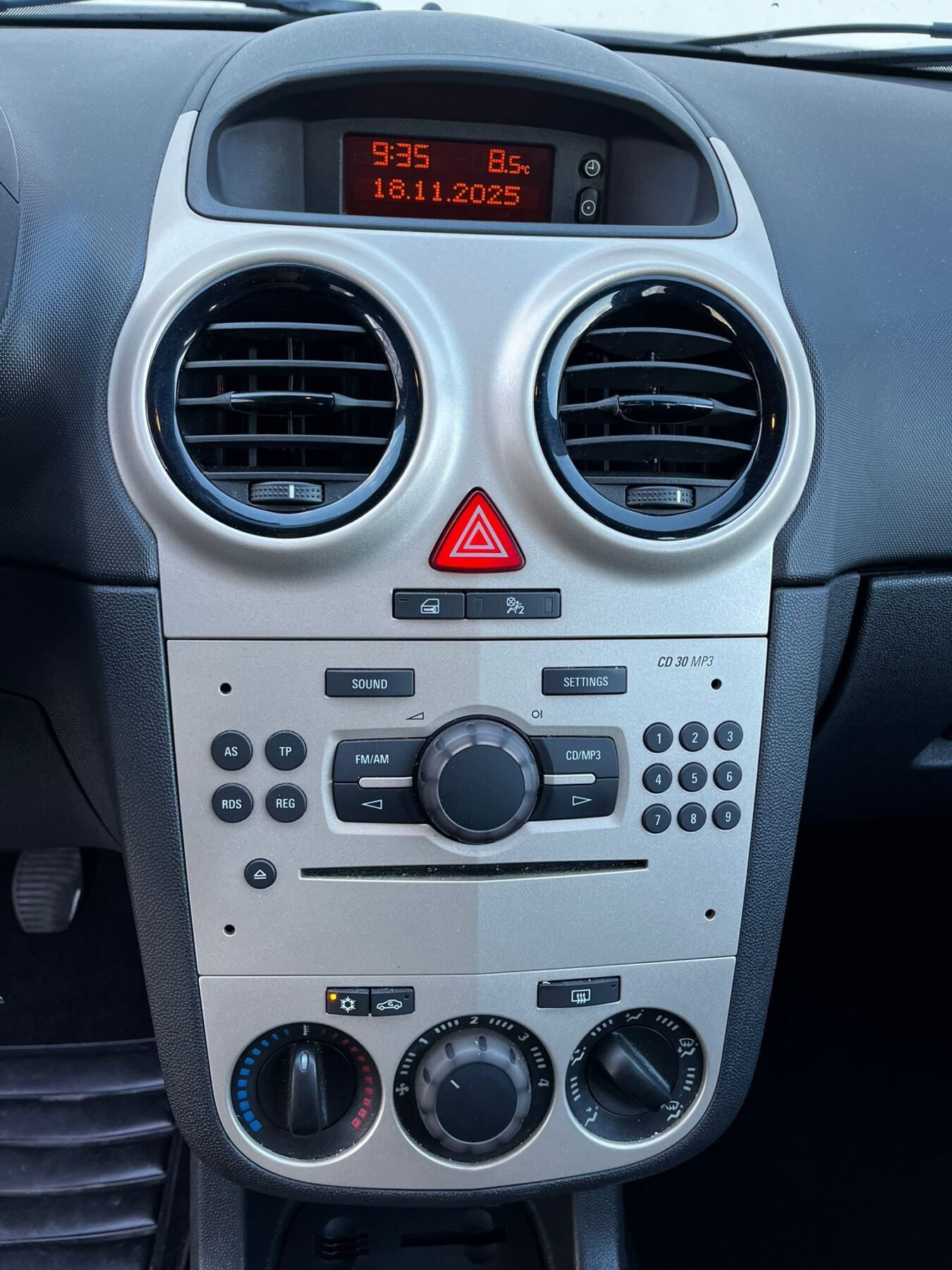 OPEL CORSA 1.2 Essentia