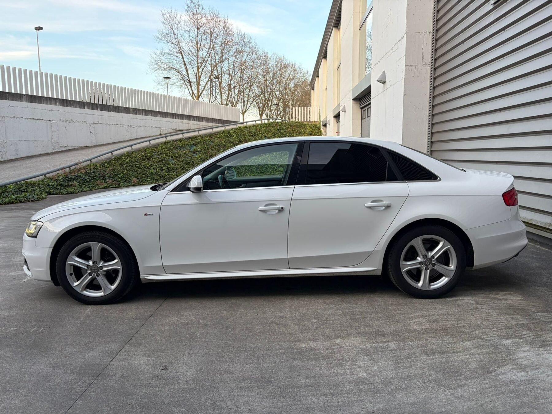 AUDI A4 2.0 TDi S-Line Edition