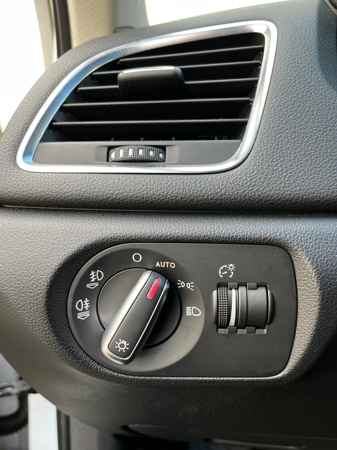 AUDI Q3 2.0 TDi Sport 