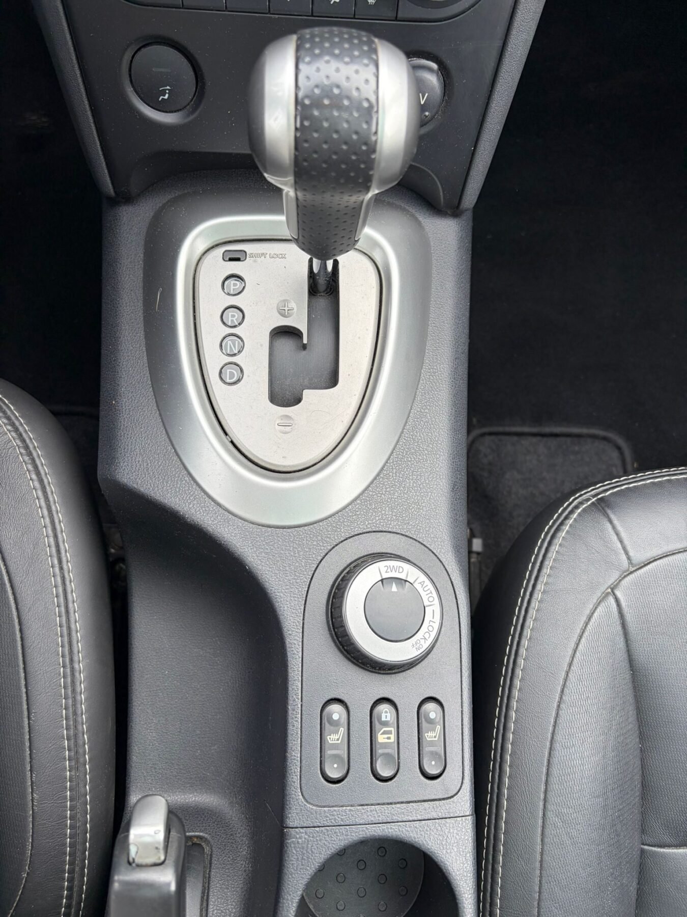 NISSAN Qashqai +2 2.0i Tekna Sport CVT 4X4