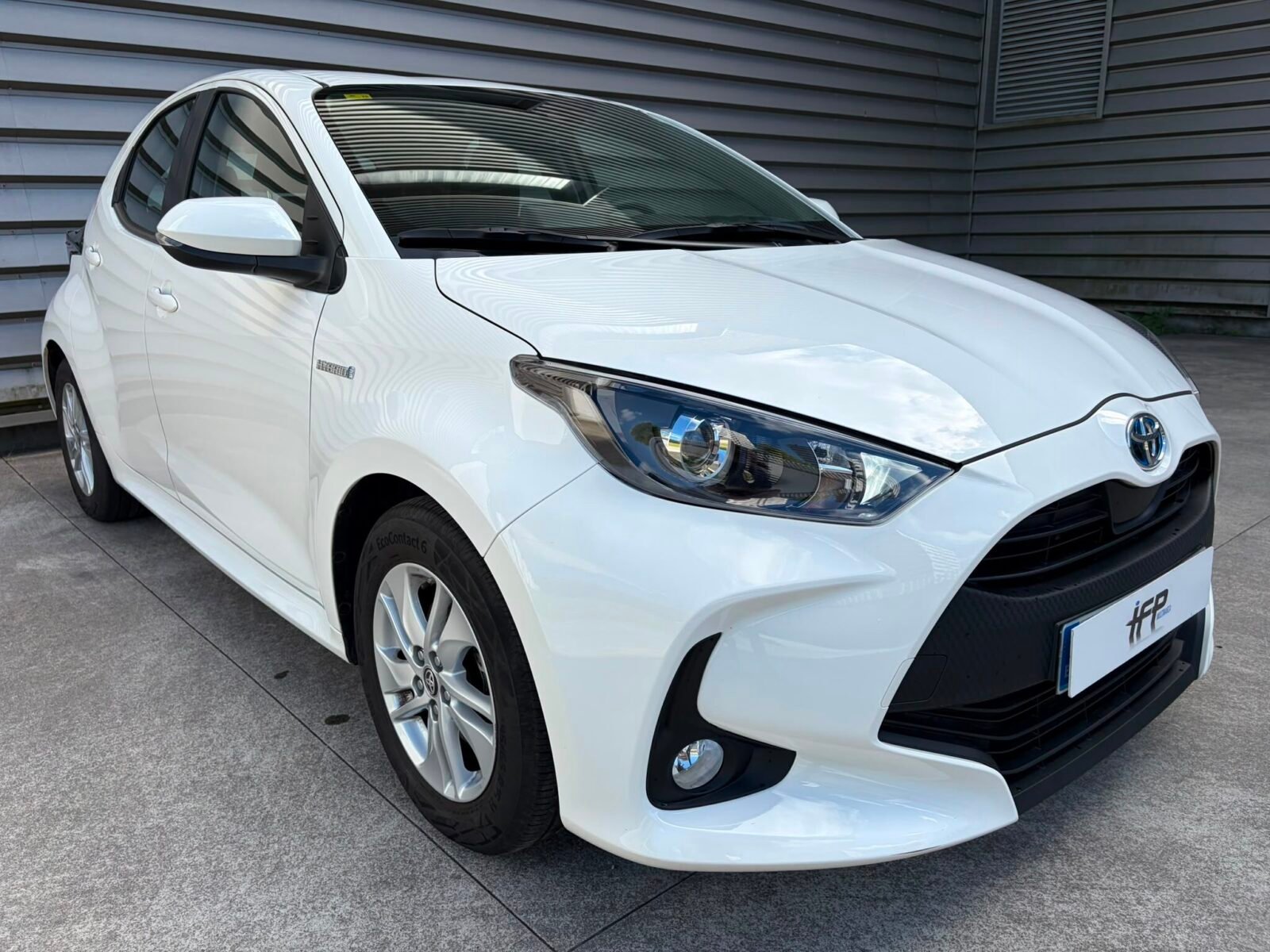 TOYOTA Yaris 1.5 120H Business Plus