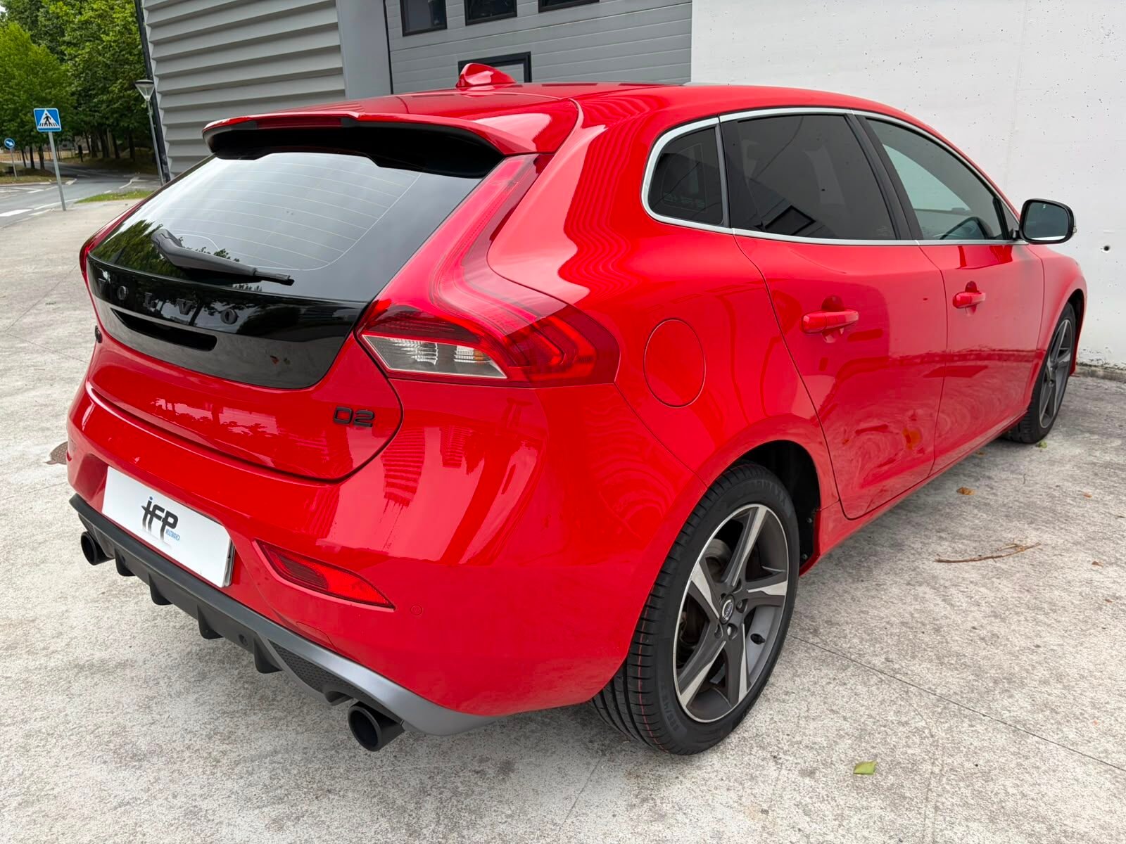 VOLVO V40 D2 R-Line Kinetic