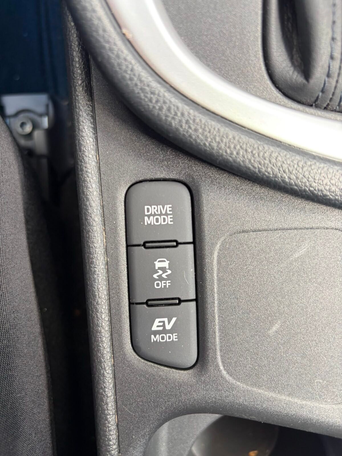 TOYOTA Yaris 1.5 120H Business Plus