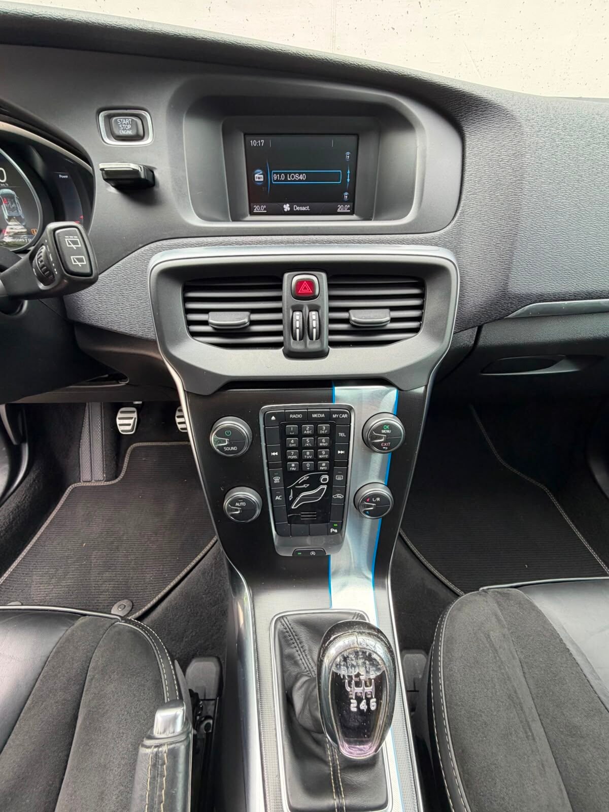VOLVO V40 D2 R-Line Kinetic