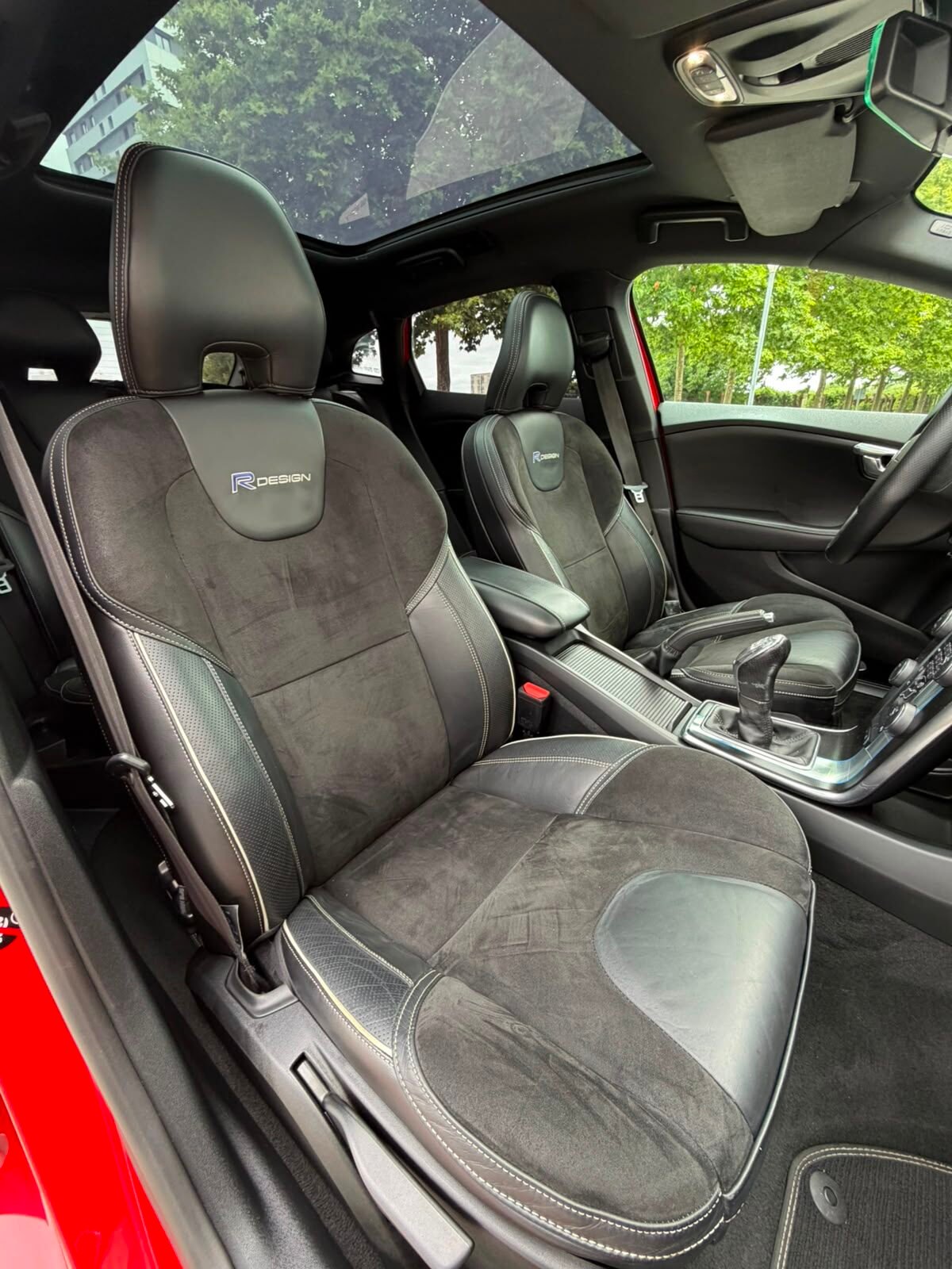 VOLVO V40 D2 R-Line Kinetic
