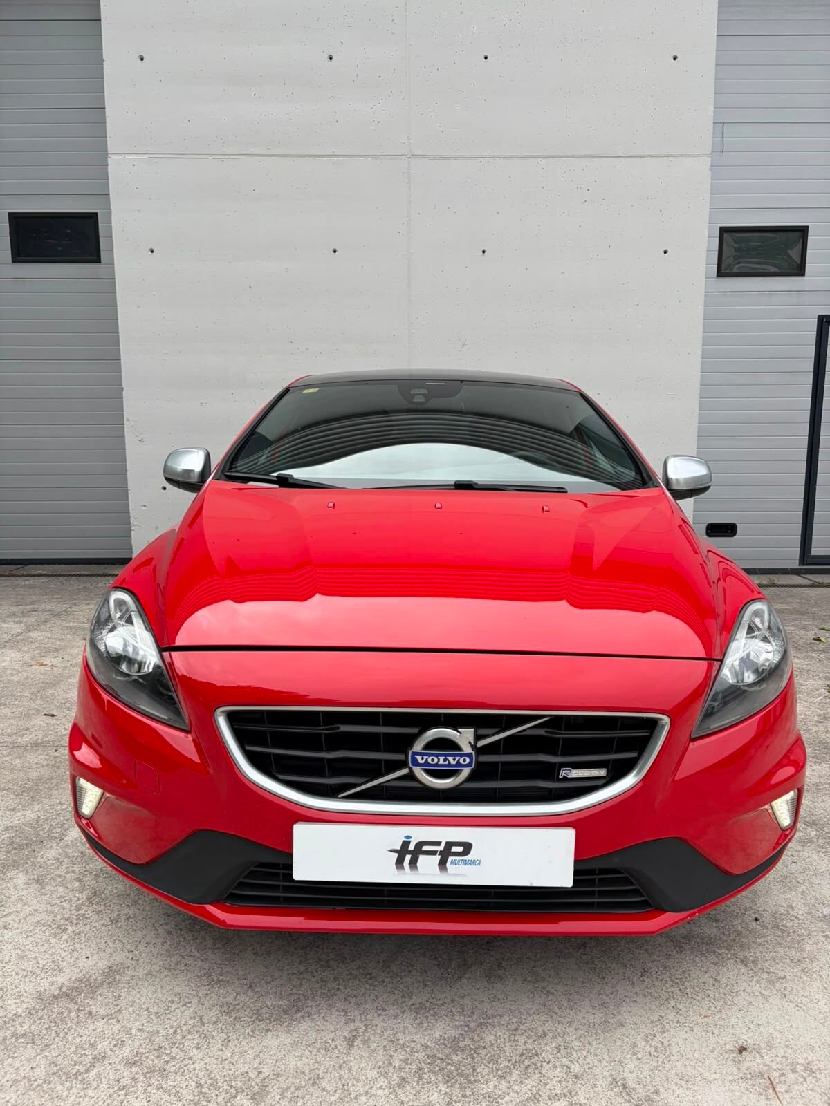 VOLVO V40 D2 R-Line Kinetic