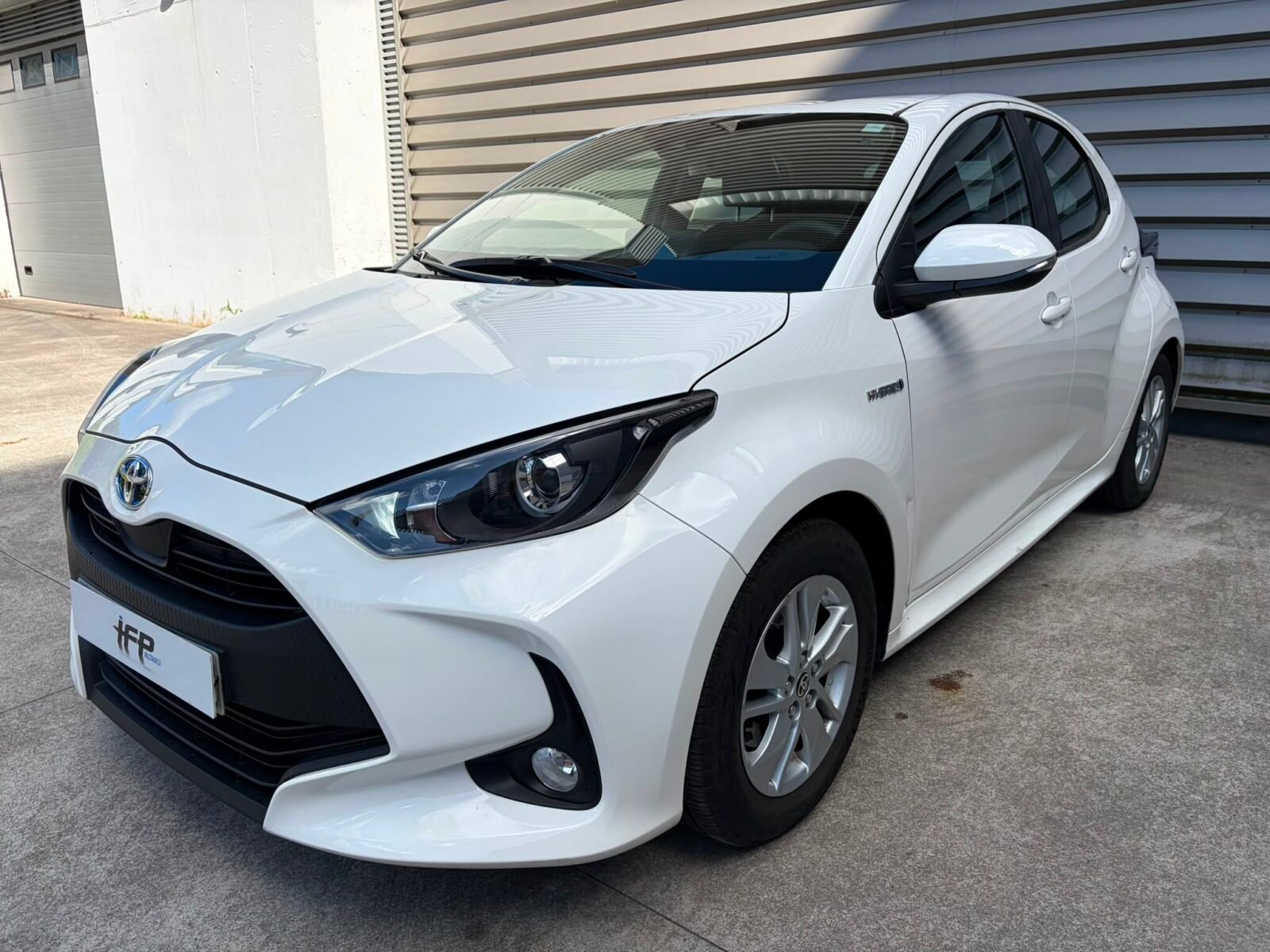 TOYOTA Yaris 1.5 120H Business Plus