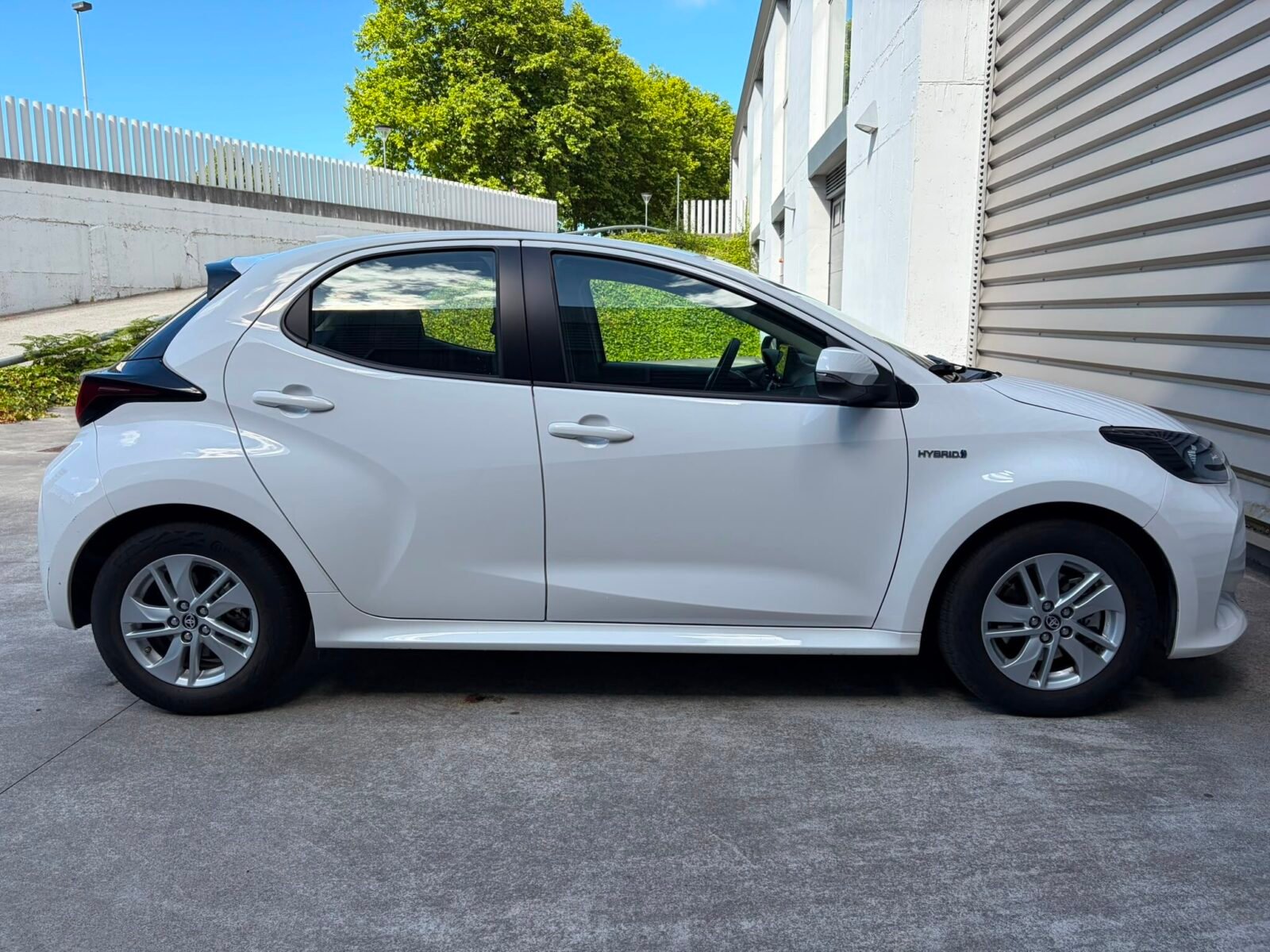 TOYOTA Yaris 1.5 120H Business Plus
