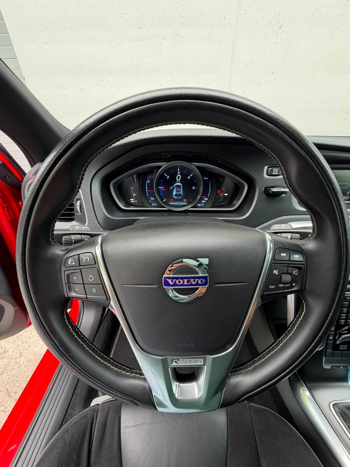 VOLVO V40 D2 R-Line Kinetic