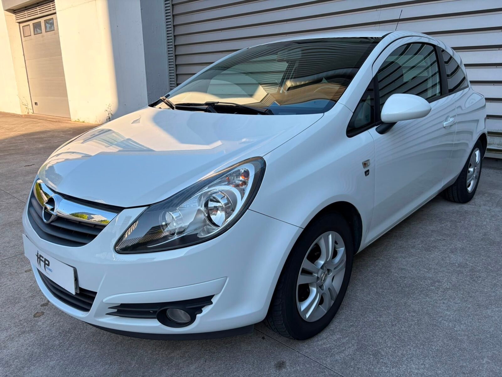 OPEL CORSA 1.2 111 Years Edition