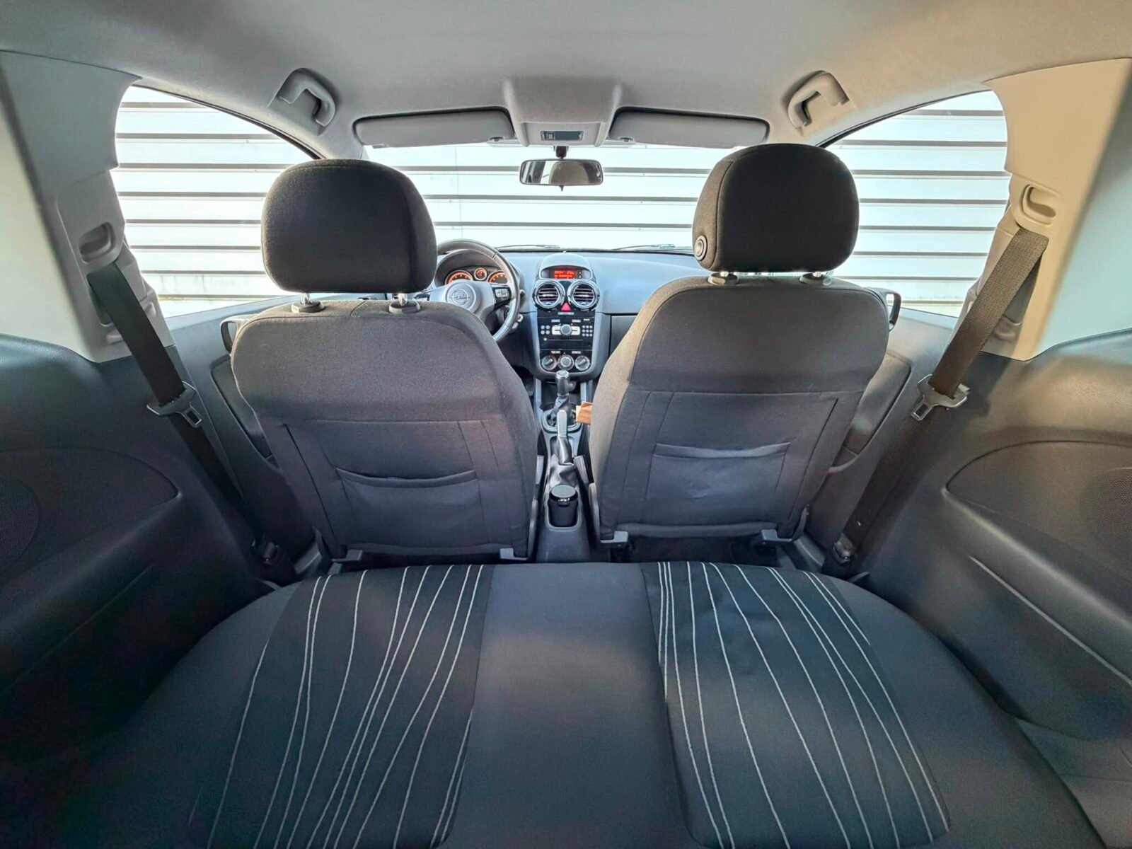 OPEL CORSA 1.2 111 Years Edition