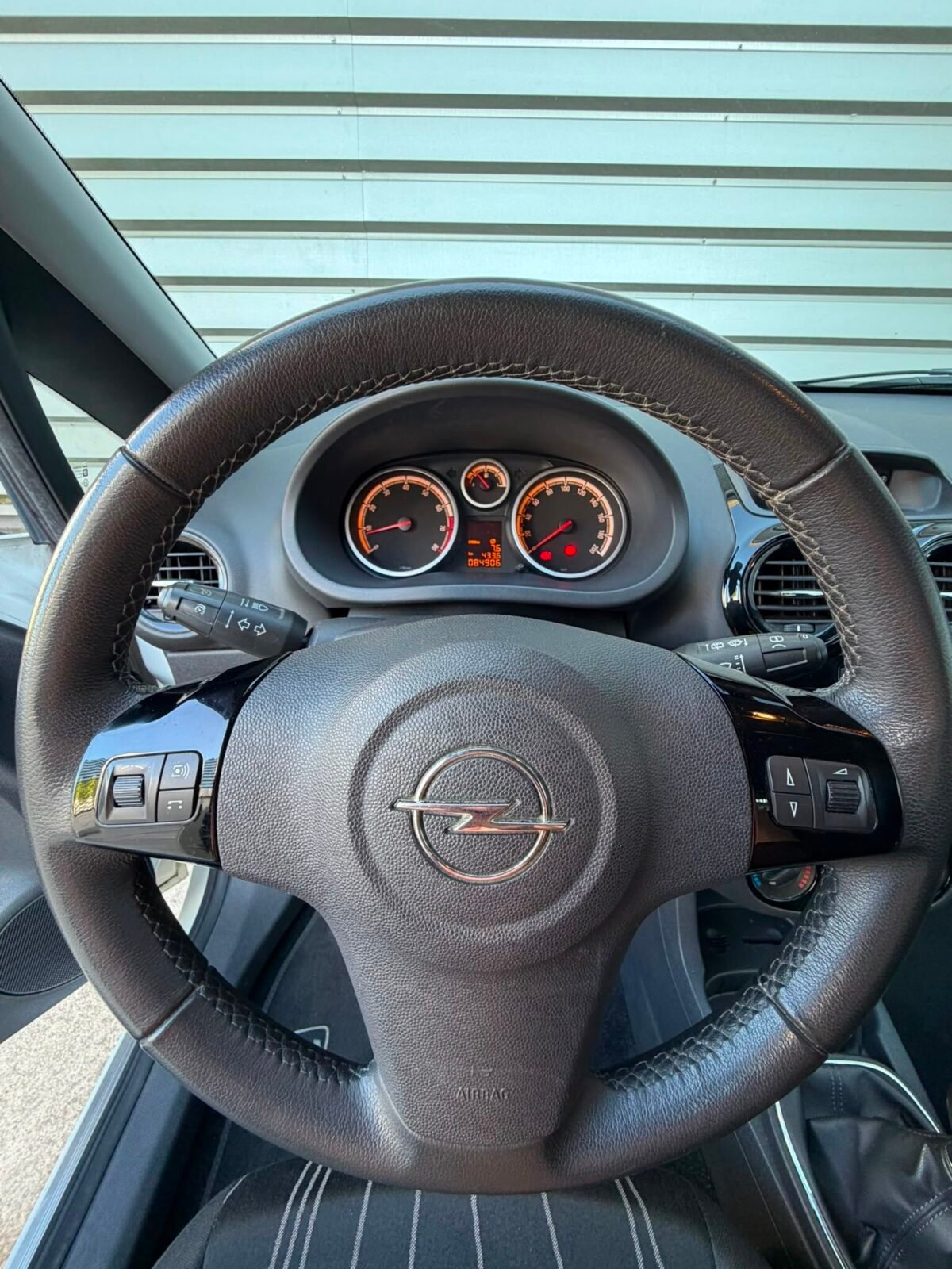 OPEL CORSA 1.2 111 Years Edition