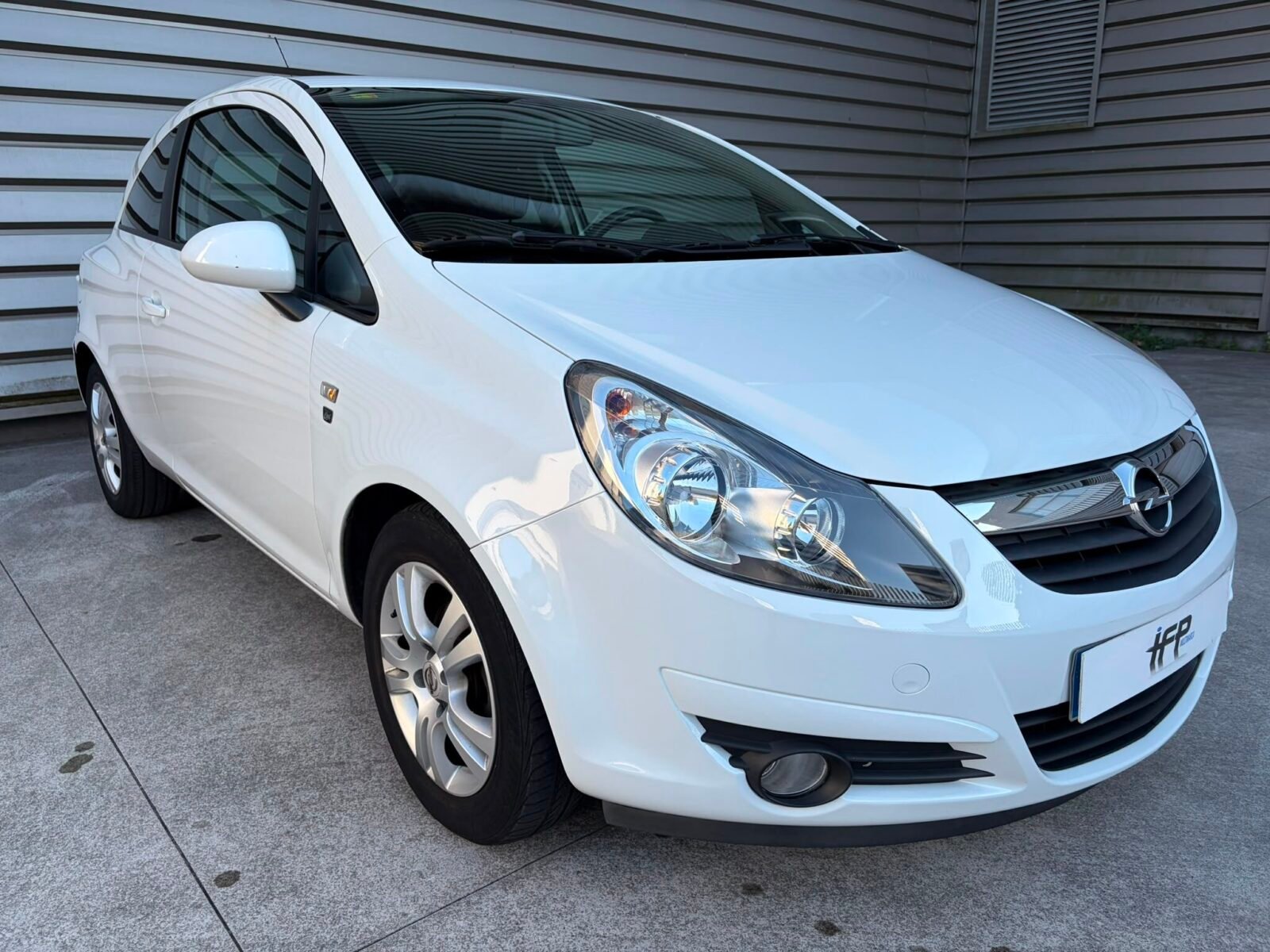 OPEL CORSA 1.2 111 Years Edition