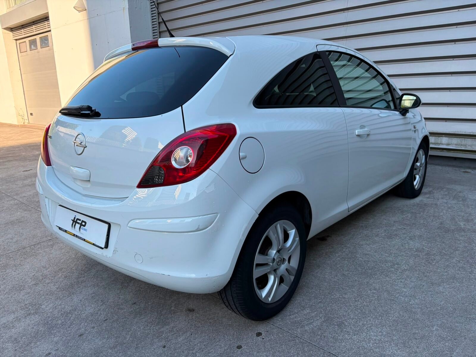 OPEL CORSA 1.2 111 Years Edition