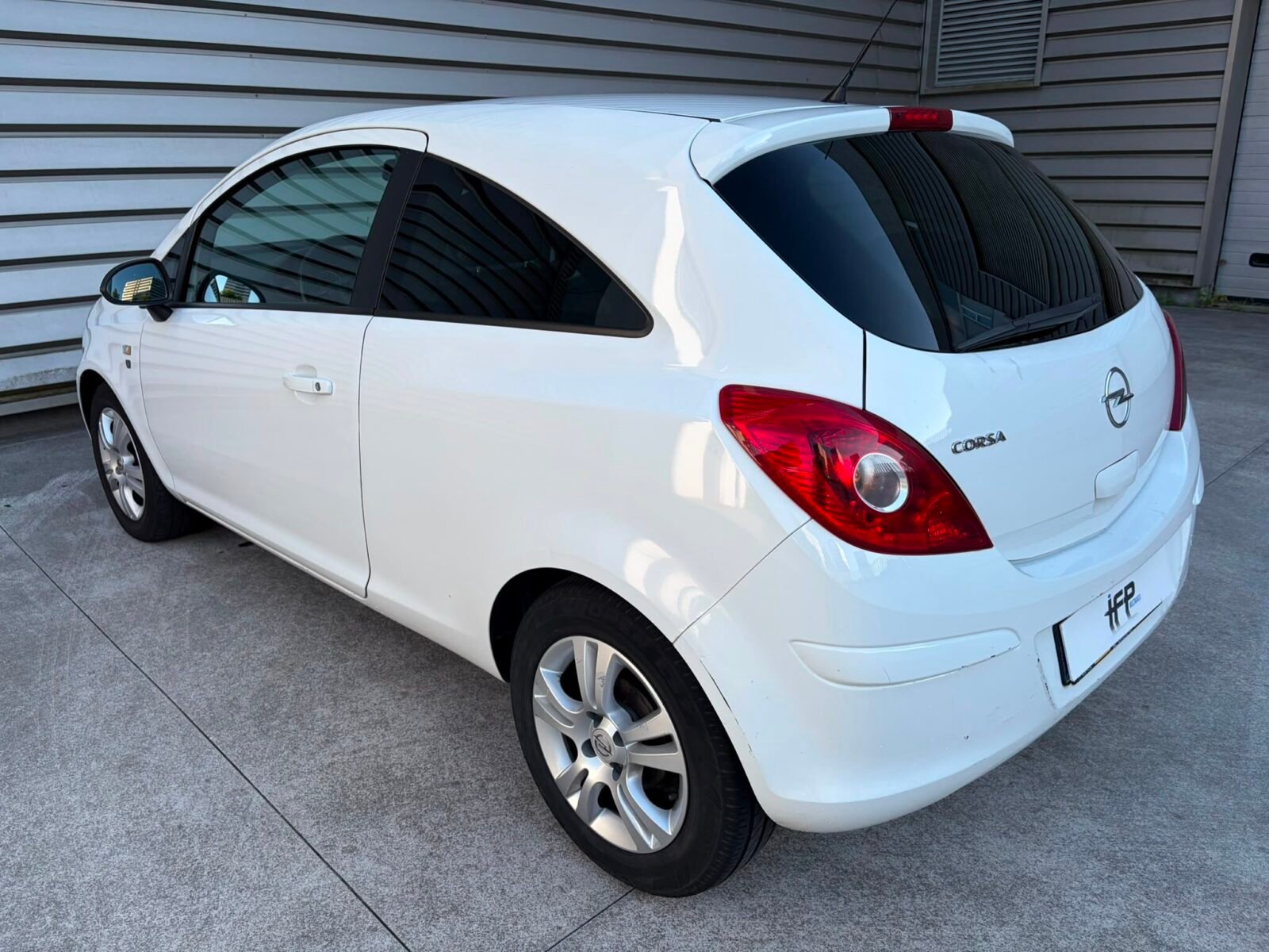 OPEL CORSA 1.2 111 Years Edition