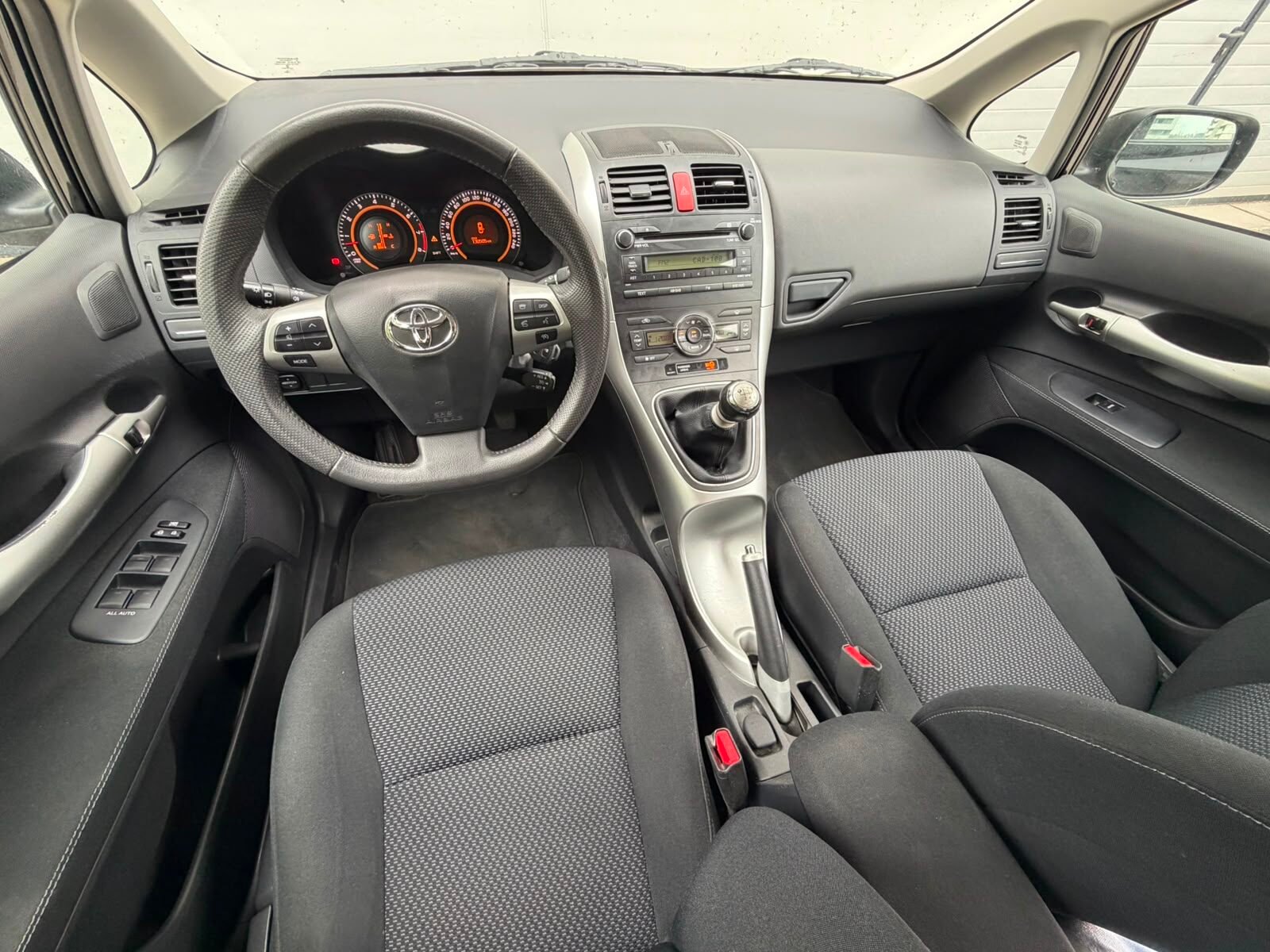 TOYOTA Auris 1.6 VVT-i Active+ Pack Connect Drive