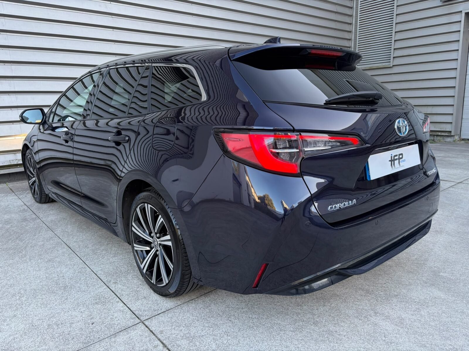 TOYOTA Corolla Touring Sports Style 180 H