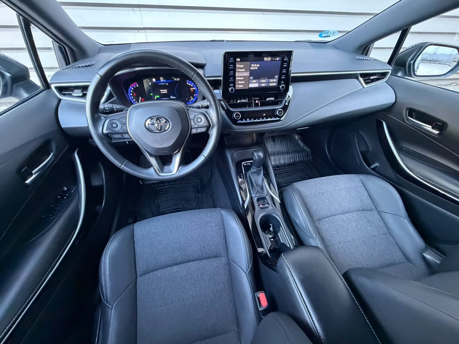 TOYOTA Corolla Touring Sports Style 180 H